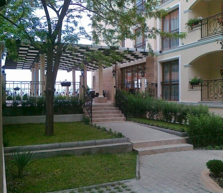 Modern 1-bedroom apartment in Sunny Beach, 600m from the beach, fully furnished and located in Seaso.
