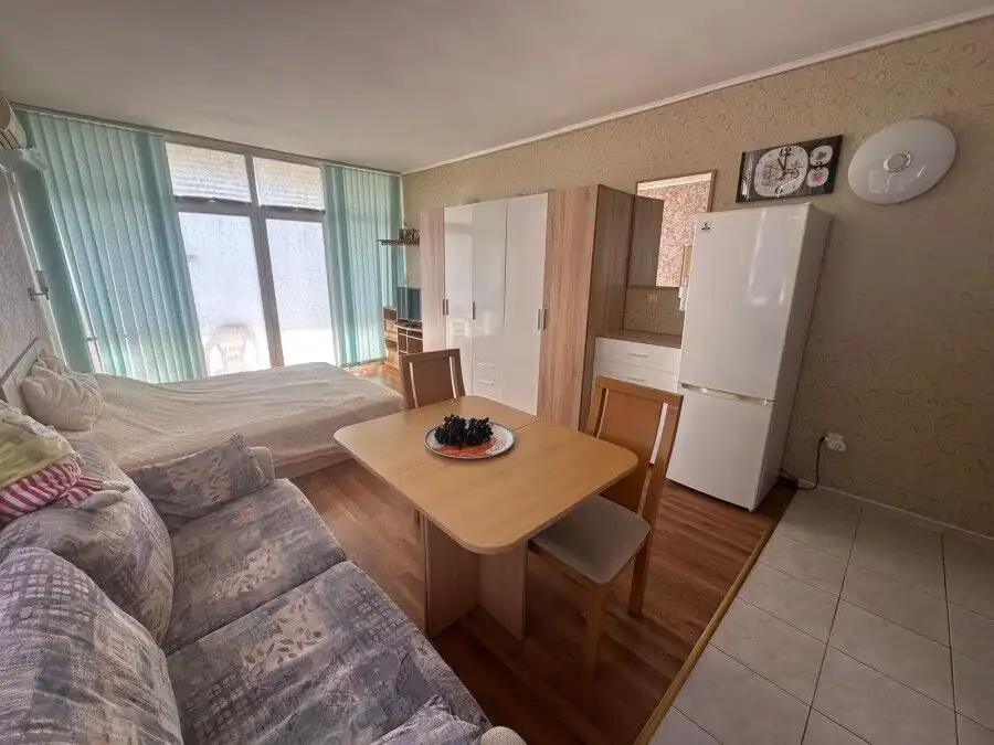 Studio apartment with pool view in Semiramida Gardens, Sunny Beach, 56 sq.m.