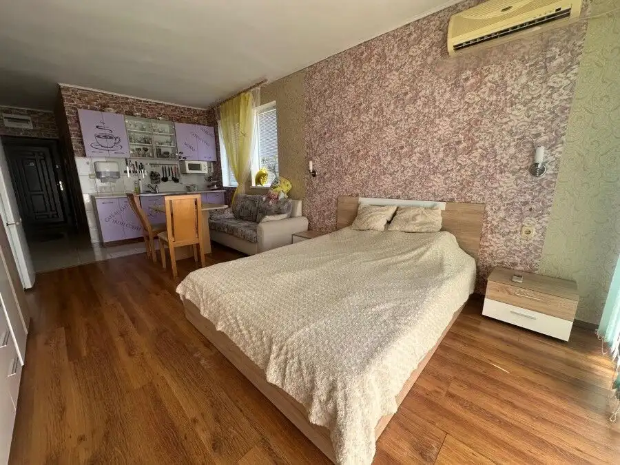 Spacious studio with large pool view, 56 sq.m., in Semiramida Gardens, Sunny Beach center.