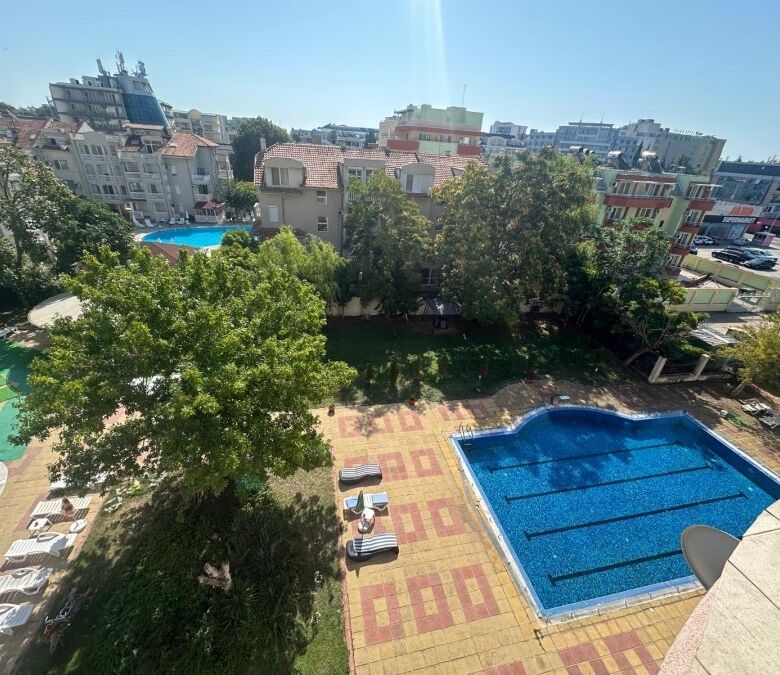 Pool view studio in Semiramida Gardens, Sunny Beach, 56 sq.m., with large pool and central location.