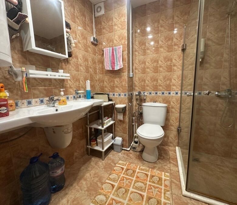Bright bathroom with shower in Semiramida Gardens, Sunny Beach.