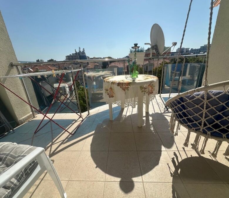Bright studio with pool view in Semiramida Gardens, Sunny Beach.