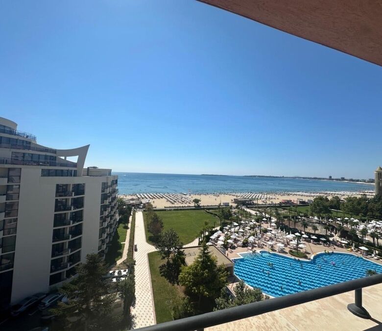 Sea view apartment in Majestic, Sunny Beach with direct beach access and modern amenities.