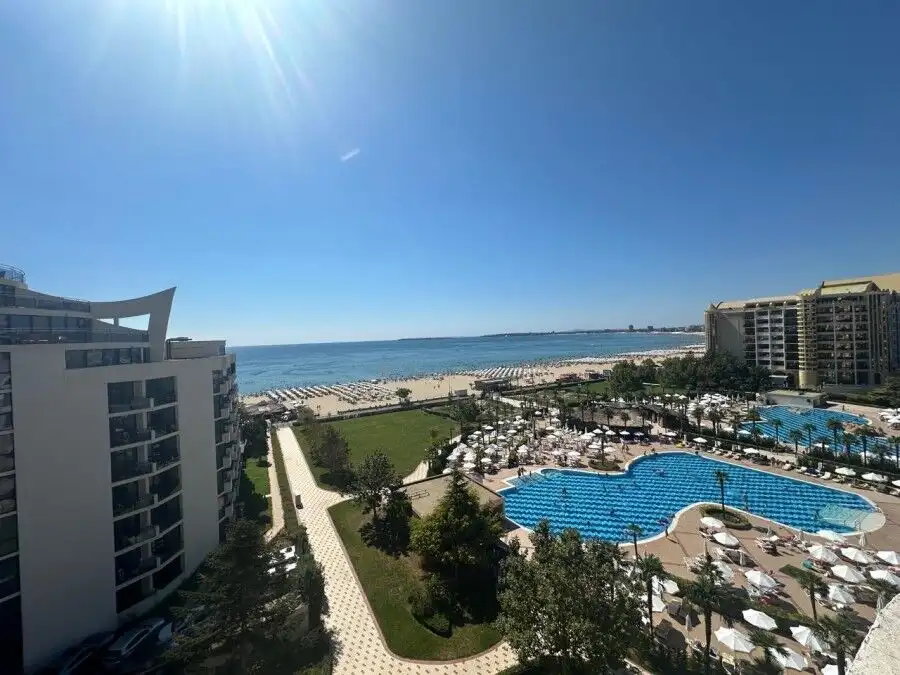Sea view apartment in Majestic, Sunny Beach, with direct beach access and modern amenities. Perfect.