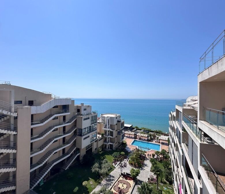 Sea view 1-bedroom apartment near the beach in Sveti Vlas, Bulgaria, with modern amenities and balco.