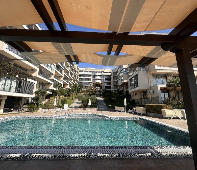 Modern 1-bedroom apartment near the sea in Dolce Vita 2, Sveti Vlas, offering stunning sea views and.