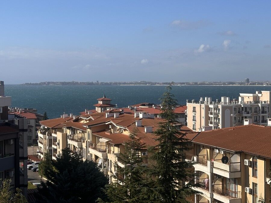 Sea view 1-bedroom apartment near the beach in Sveti Vlas, Bulgaria, with modern amenities and sceni.