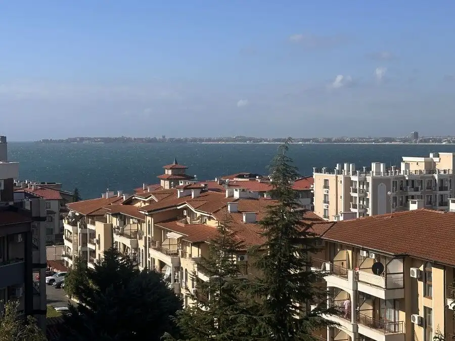 Sea view 1-bedroom apartment near the beach in Sveti Vlas, Bulgaria, with modern amenities and sceni.
