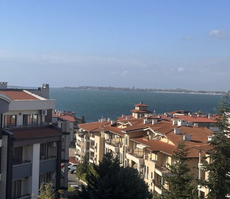 Sea view 1-bedroom apartment near the beach in Millennium 2, Sveti Vlas, offering stunning coastal v.