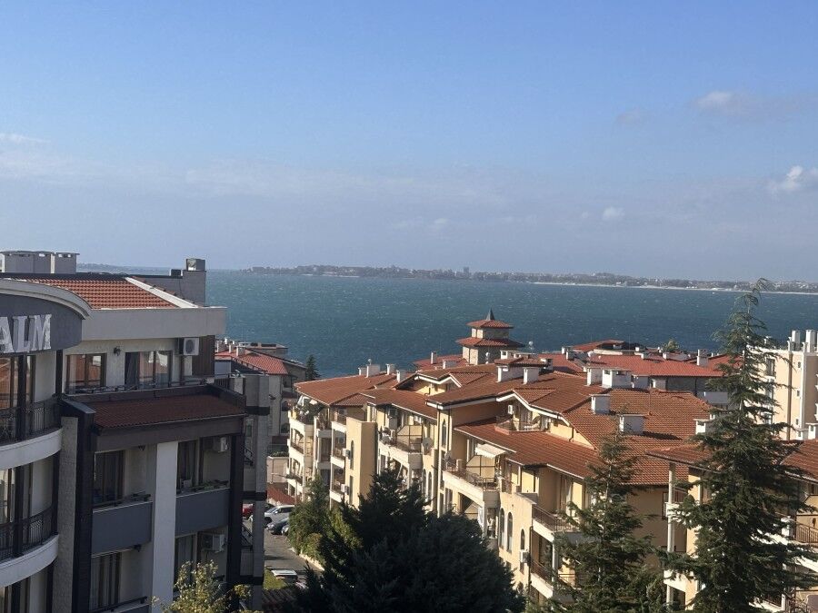 Sea view 1-bedroom apartment near the beach in Millennium 2, Sveti Vlas, offering stunning coastal v.
