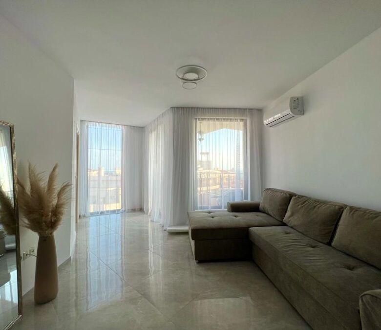 Bright 1-bedroom apartment with sea views, near the beach in Sveti Vlas.