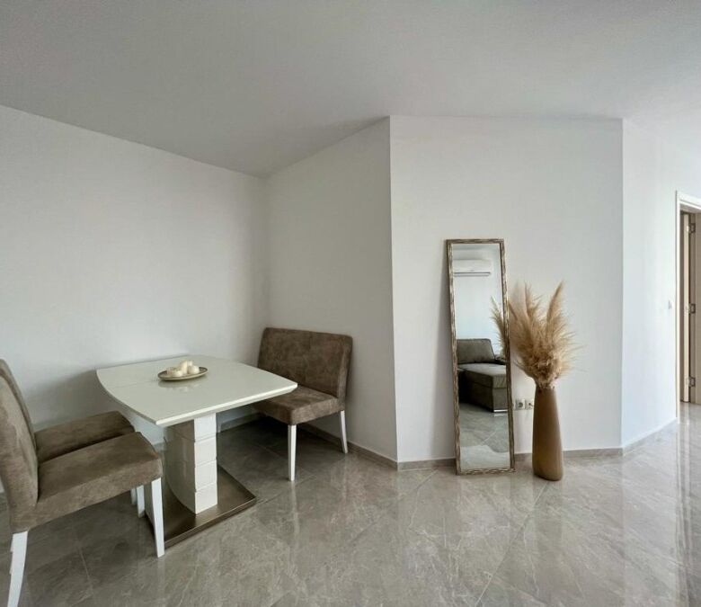 Sea view 1-bedroom apartment in Millennium 2, Sveti Vlas, close to the beach. Bright, spacious inter.