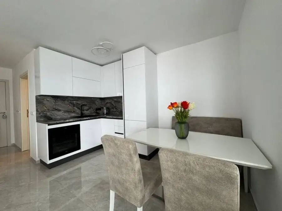 Sea view 1 bedroom apartment in Millennium 2, Sveti Vlas, 150m to the beach.