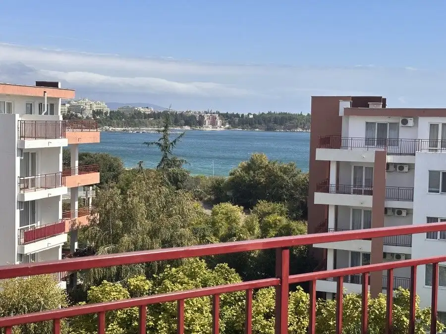Sea view 2-bedroom top floor apartment with large terrace in Riviera Fort, Ravda.