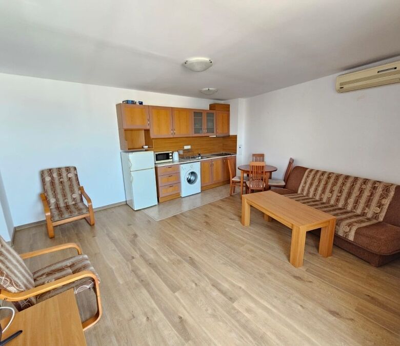 Spacious 2-bedroom top floor apartment in Riviera Fort, Ravda, featuring a large terrace and stunnin.