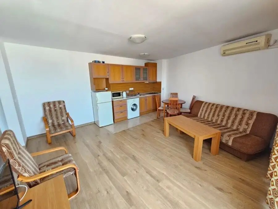 Spacious 2-bedroom top floor apartment in Riviera Fort, Ravda, featuring a large terrace and stunnin.