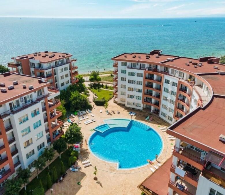 Seaside 2-bedroom top floor apartment with large terrace, offering stunning sea views in Riviera For.