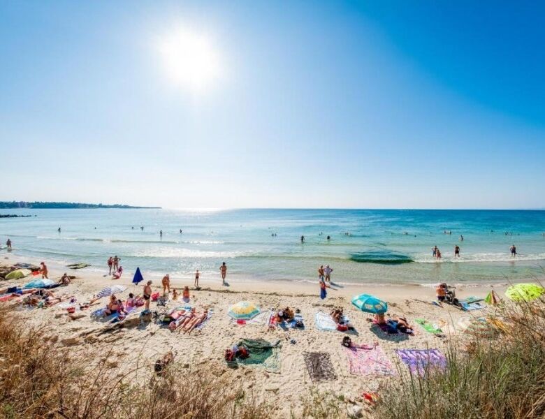 Sea view 1-bedroom apartment in Riviera Fort Ravda, 78 sq.m., first line, close to the beach.