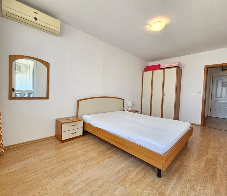 Sea view 1-bedroom apartment in Riviera Fort, Ravda, 78 sq.m., first line.