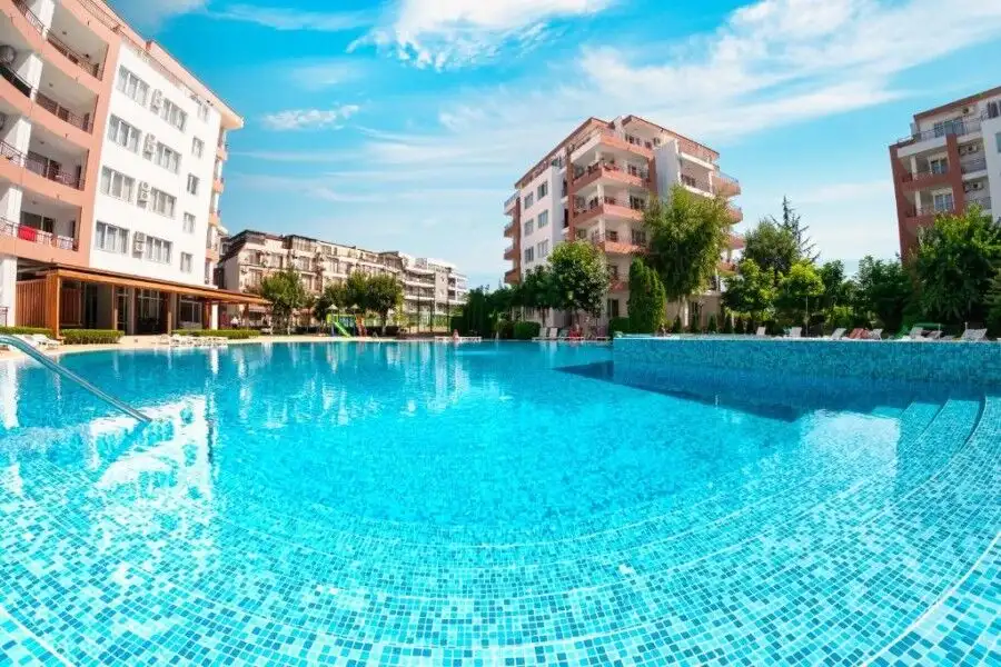 Modern 1-bedroom sea view apartment in Riviera Fort, Ravda, with pool and nearby beach access.