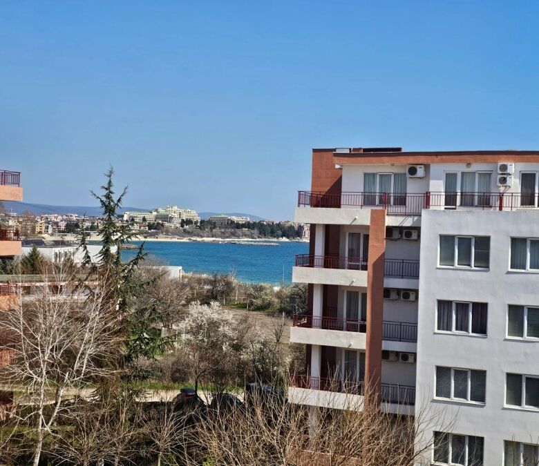 Sea view 1-bedroom apartment in Riviera Fort, Ravda, first line, 78 sq.m.