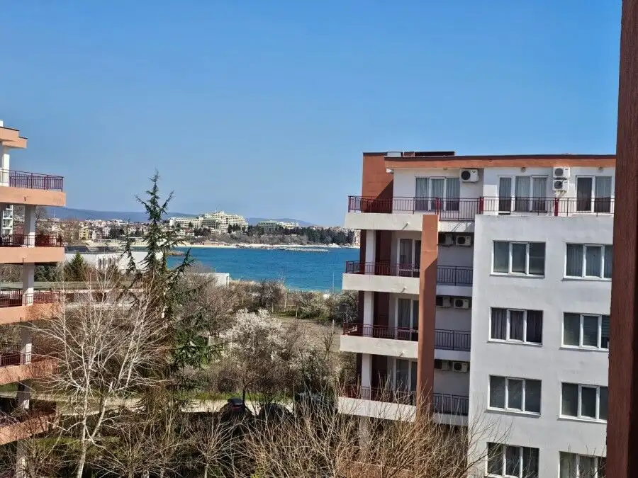 Sea view 1-bedroom apartment in Riviera Fort, Ravda, first line, 78 sq.m.