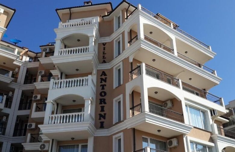 Modern sea view apartment in Villa Antorini, Sveti Vlas, close to the beach.