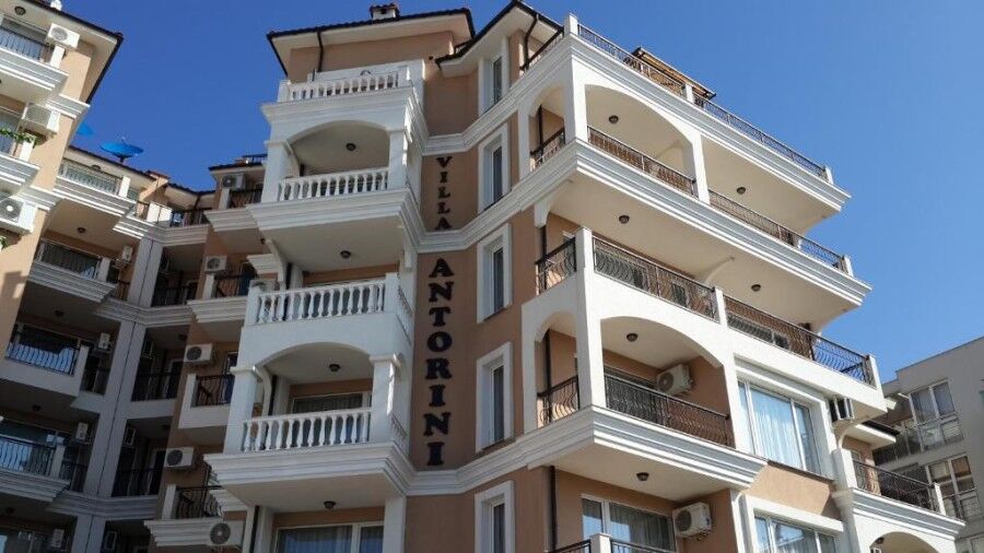 Modern sea view apartment in Villa Antorini, Sveti Vlas, close to the beach.