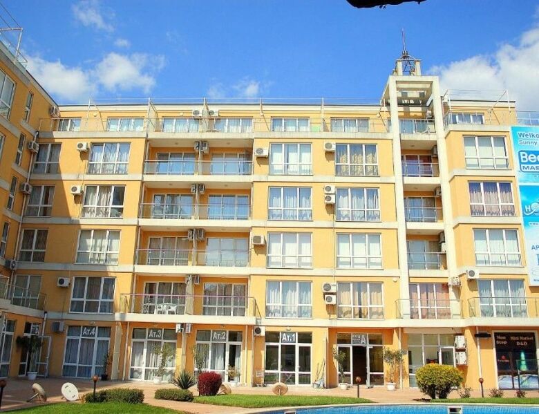 Floor 1-bedroom apartment in Flores Park, Sunny Beach center.