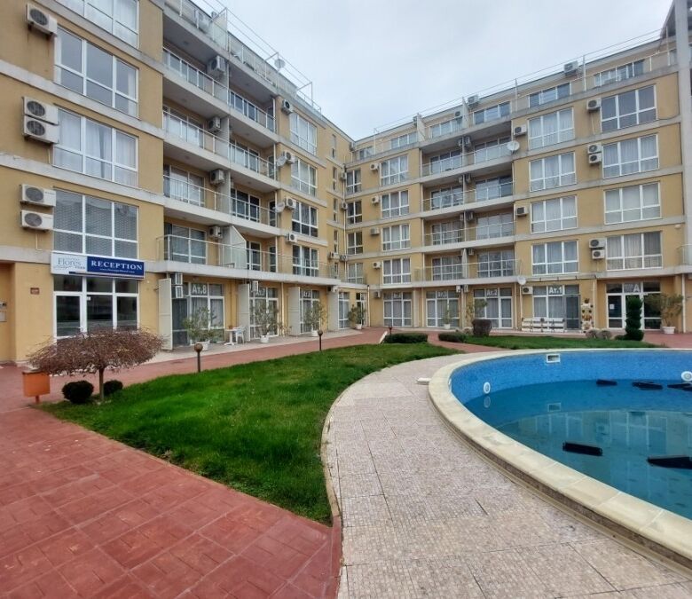 Apartment with pool and garden in Flores Park, Sunny Beach.