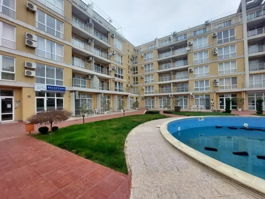 Apartment with pool and garden in Flores Park, Sunny Beach.
