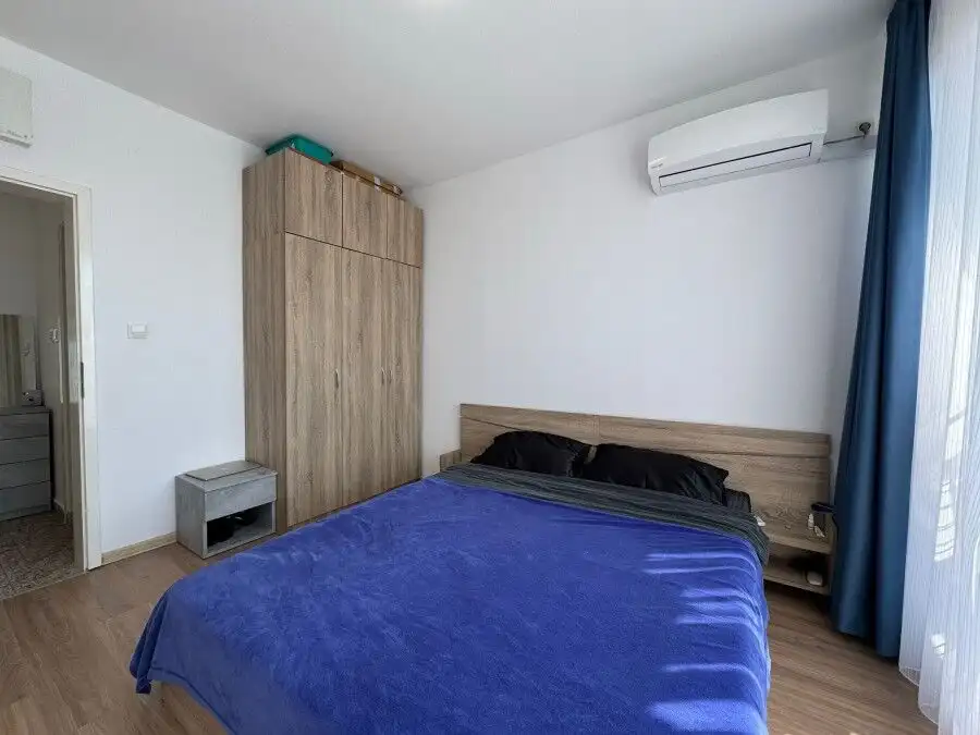 Apartment with 1 bedroom, top floor, 80 m2, located in Flores Park, Sunny Beach center.