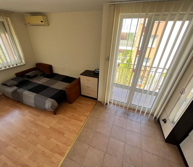 Furnished studio apartment with two balconies in Nessebar Fort Club, 54 sq.m., bright interior, mode.