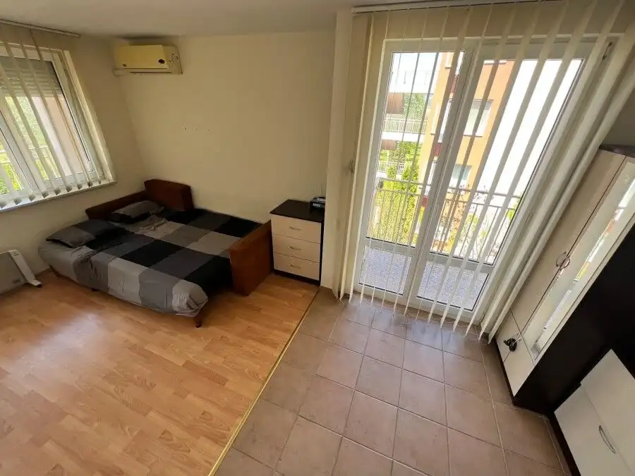 Furnished studio apartment with two balconies in Nessebar Fort Club, 54 sq.m., bright interior, mode.