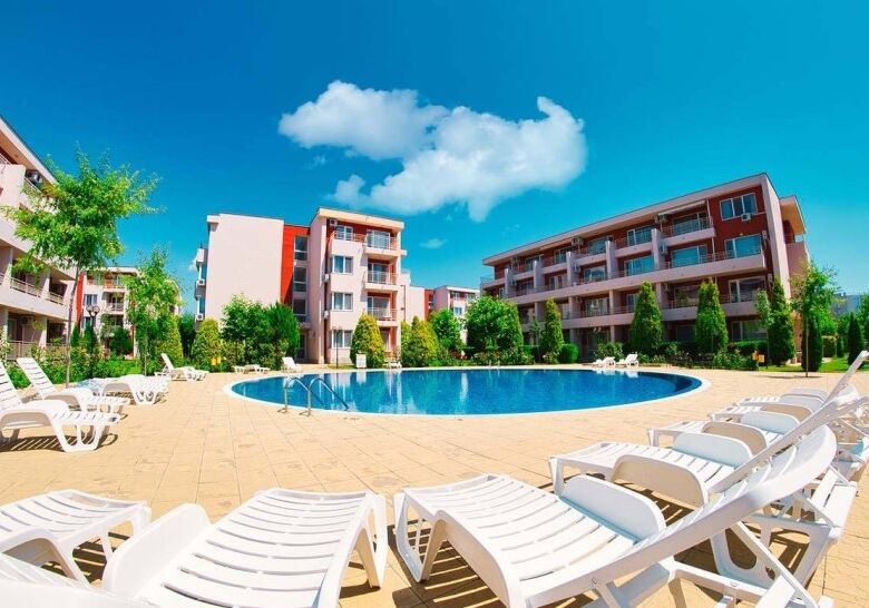 Modern furnished studio with 2 balconies and pool view in Nessebar Fort Club.