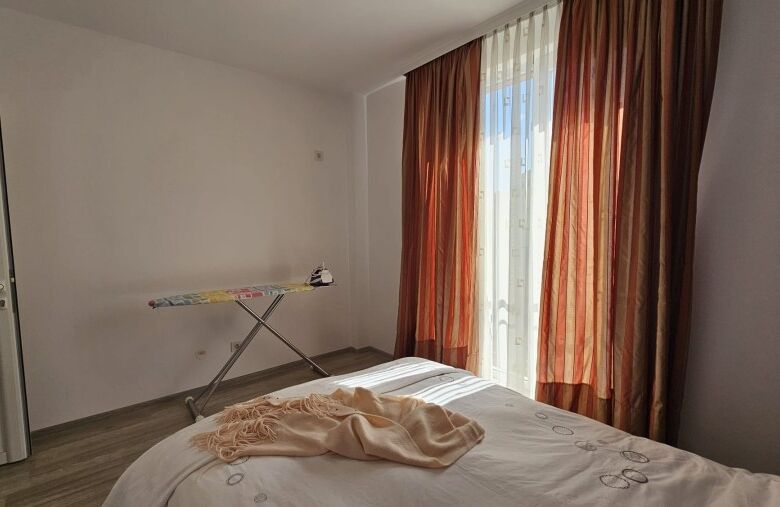 Bright, nicely furnished 54 m2 apartment in Golden Day 2, Sunny Beach, just 500m from the sea. Perfe.