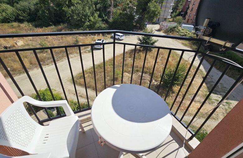 Comfortable 54 m2 apartment with modern furnishings in Golden Day 2, Sunny Beach, just 500m from the.