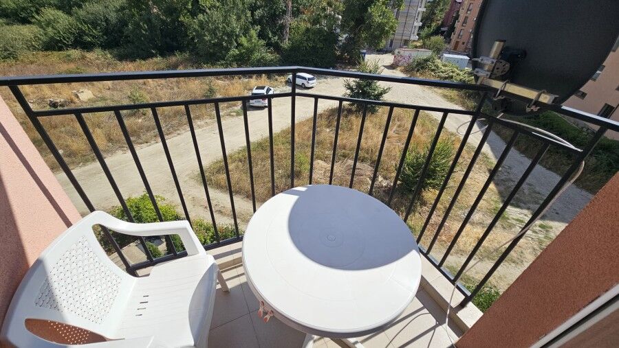 Cozy 1-Bed Furnished Apartment in Sunny Beach Comfortable 54 m2 apartment with modern furnishings in Golden Day 2, Sunny Beach, just 500m from the.