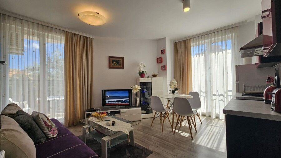 Modern furnished 1-bedroom apartment in Sunny Beach, close to the sea Comfortable 1-bedroom apartment with modern furnishings in Sunny Beach, just 500m from the sea.