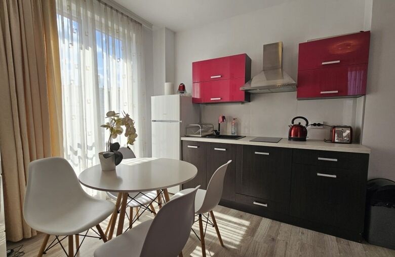 Cozy 1-bedroom apartment with modern furnishings in Sunny Beach, close to the sea.