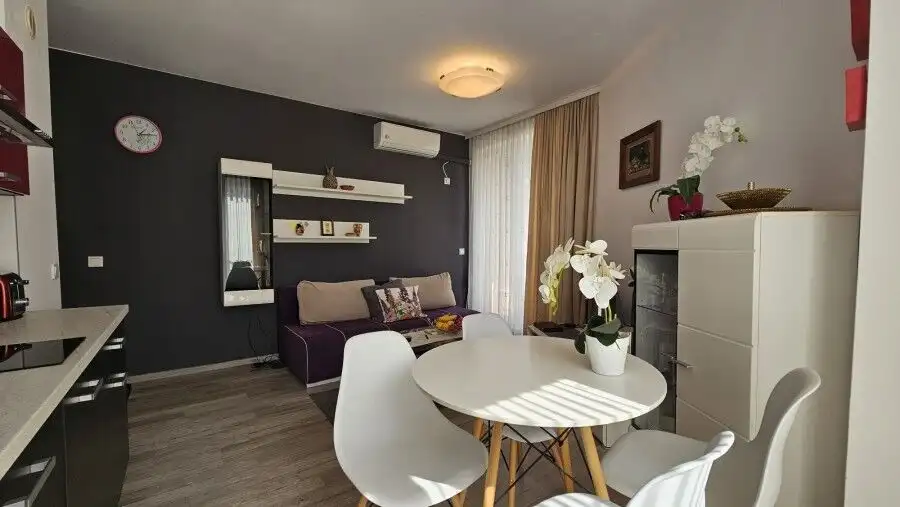 Comfortable 54 m2 apartment with modern furnishings in Golden Day 2, Sunny Beach, just 500m from the.