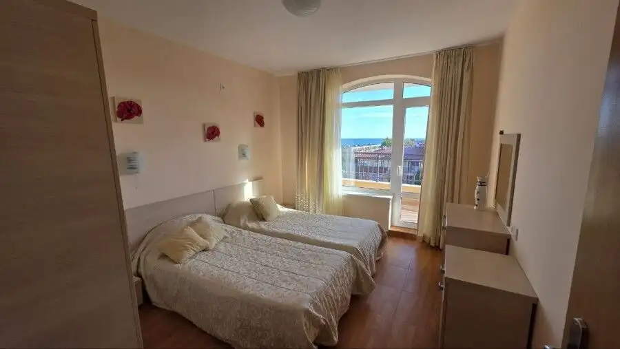 Sea view top floor apartment, 65 sq.m., in Panorama Dreams, Sveti Vlas, 100 m to the sea.