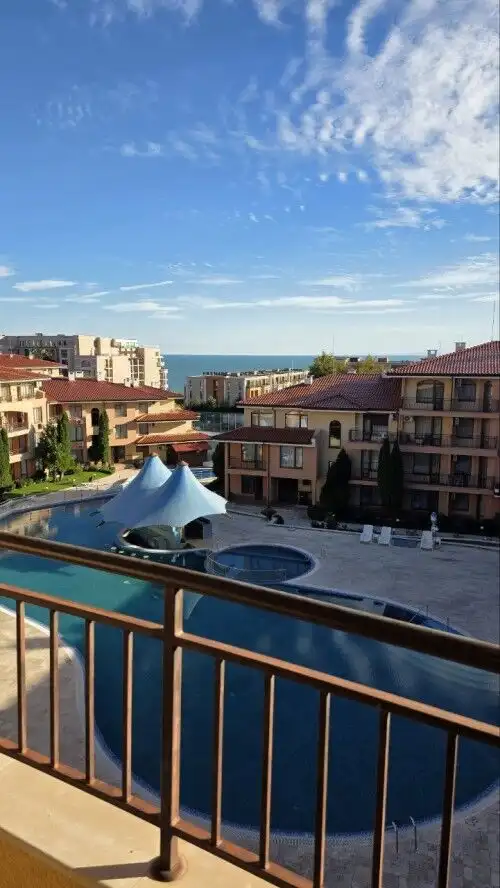 Sea view top floor Sveti Vlas apartment near the beach.