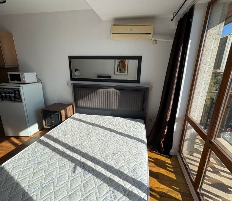 Sea and pool view studio apartment in Panorama Bay 2, St. Vlas, just 100m from the sea.