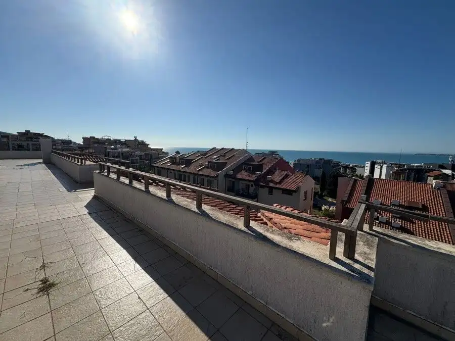 Top floor studio with sea and pool views in Panorama Bay 2, St. Vlas, 41 sq.m., close to the beach.