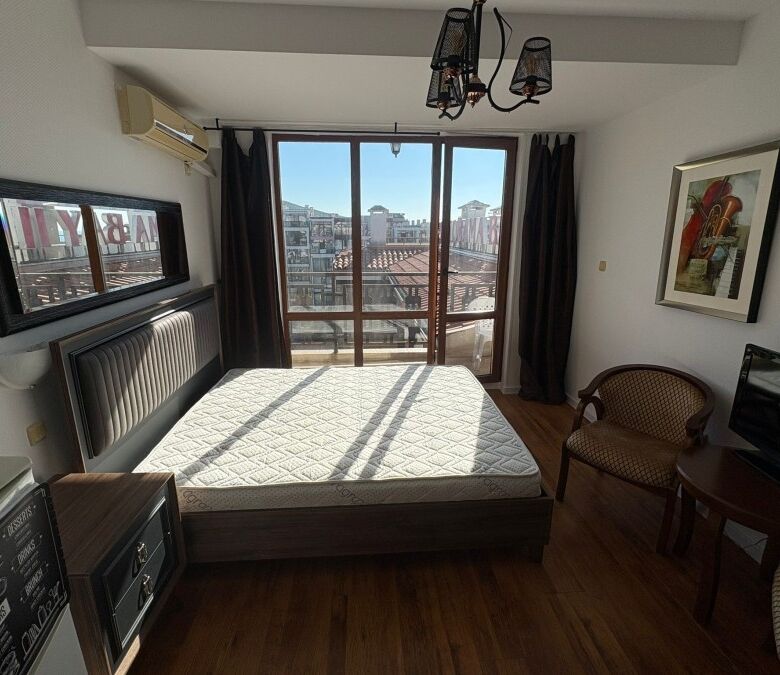 Studio apartment with balcony overlooking sea and pool in Panorama Bay 2, St. Vlas.