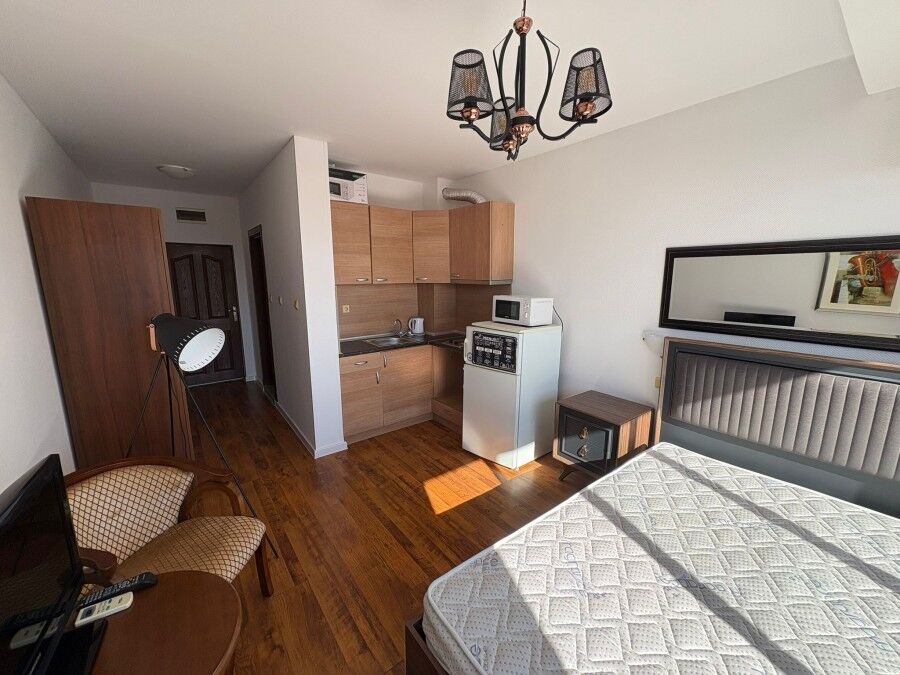 Modern studio with sea and pool views, 41 sq.m. in St. Vlas, close to the beach.