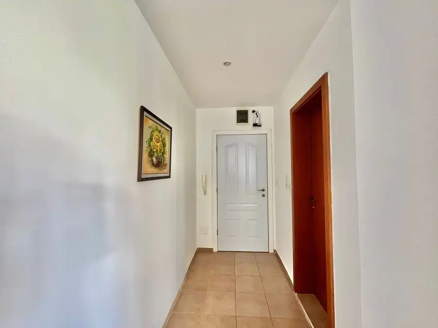 Interior view of a spacious 1-bedroom apartment with sea views in Riviera Fort, Ravda.