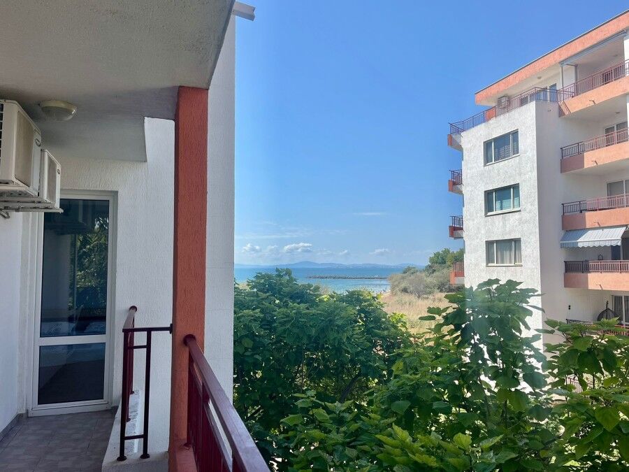 Sea View 1-Bed Apartment in Riviera Fort Bright 1-bedroom apartment with sea views, 86 sq.m., located on the first line in Ravda. Perfect for.