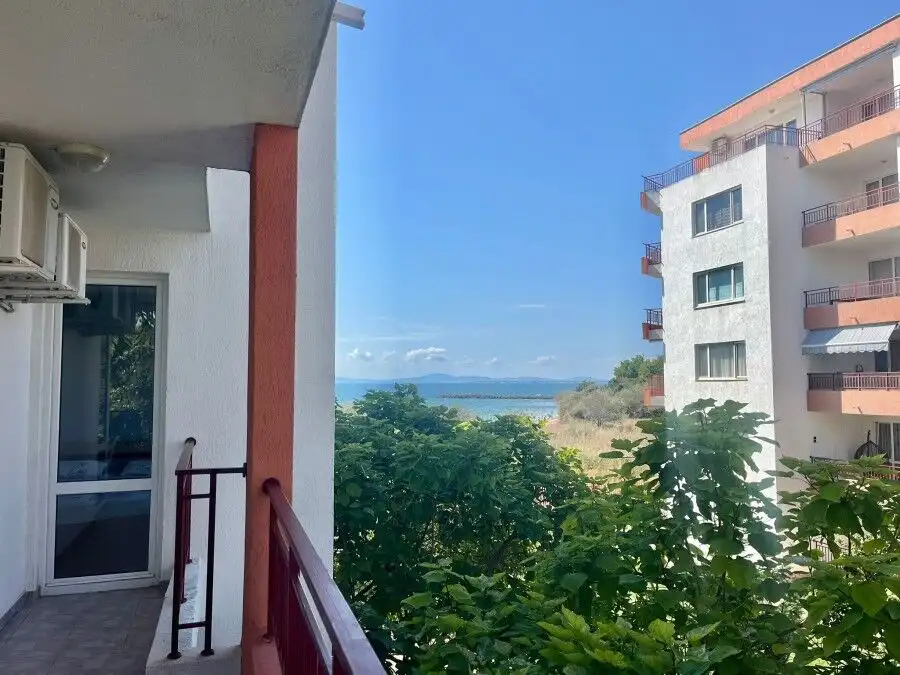 Bright 1-bedroom apartment with sea views, 86 sq.m., located on the first line in Ravda. Perfect for.